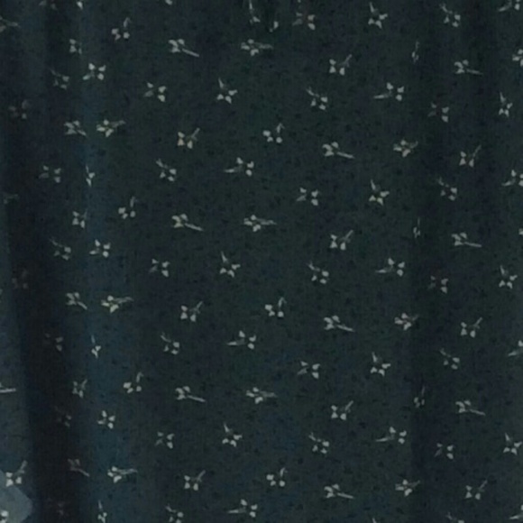 NWT {Loft} Green flower print blouse - Picture 3 of 4